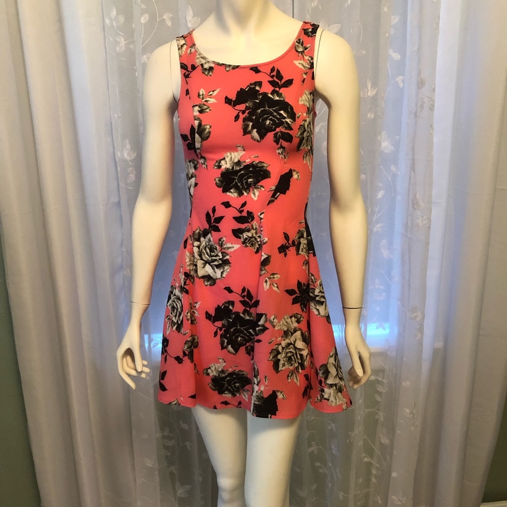 H&M Pink Floral Dress Size 4; New with tags